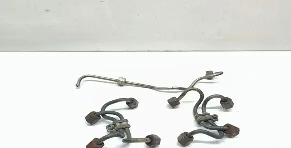BMW X3 E83 Fuel injector supply line/pipe 