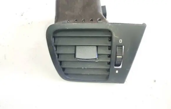 Subaru Legacy Dash center air vent grill