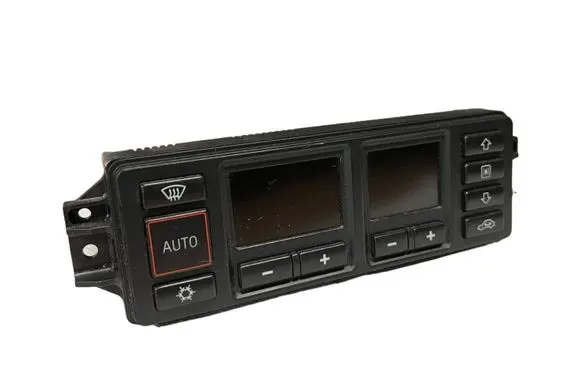 Audi A4 S4 B5 8D Climate control unit 8L0820043D 5HB00760804 D750302