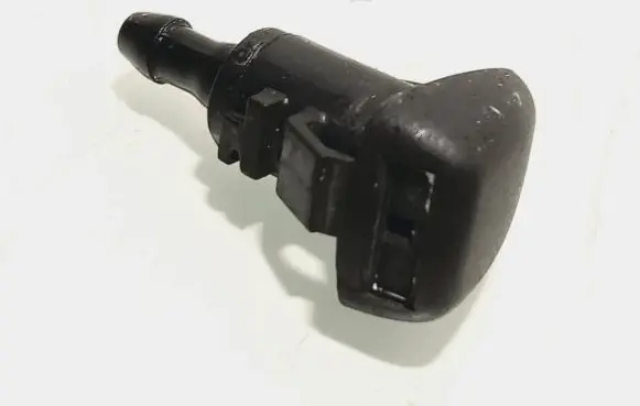Hyundai Tucson TL Windshield washer spray nozzle 