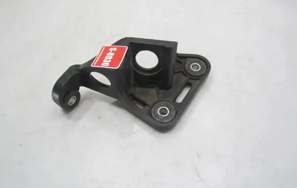 Volkswagen PASSAT B7 Gear shift cable bracket 1K0711789J