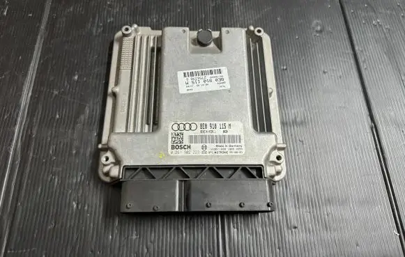 Audi A4 S4 B7 8E 8H Engine control unit/module 8E0910115M 1039S11020 0261S02223
