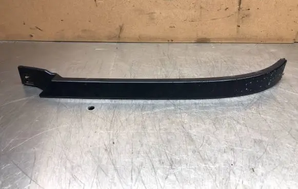 Mercedes-Benz ML W163 Under headlight/headlamp trim 1638260177