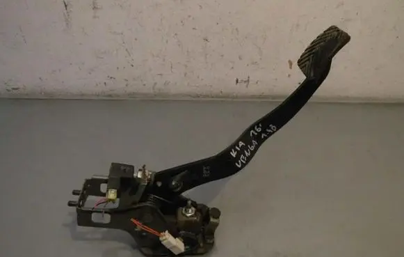 KIA Sportage Brake pedal
