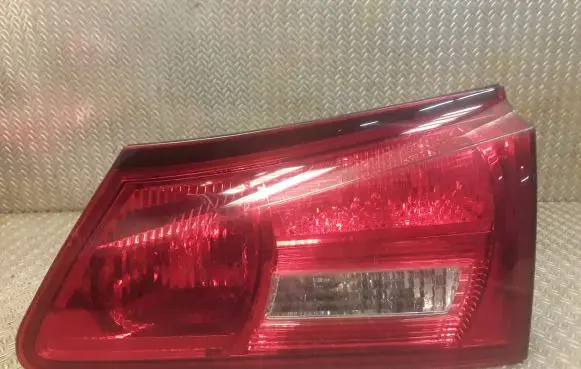 Lexus IS 220D-250-350 Tailgate rear/tail lights