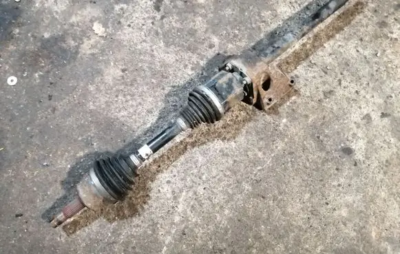 Fiat 500L Front driveshaft