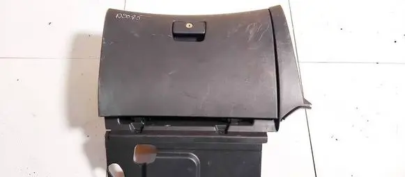 Chevrolet Cruze Glove box 96985561
