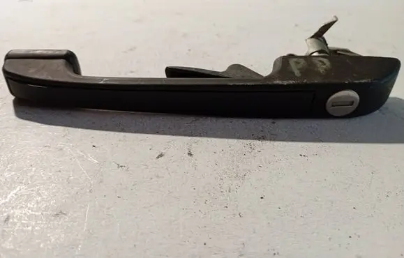 Volkswagen Jetta II Front door exterior handle 525885