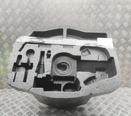 Maserati Levante Other trunk/boot trim element 670100603