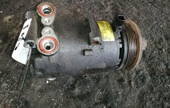 Ford Focus Air conditioning (A/C) compressor (pump) 3M5H19D629PH