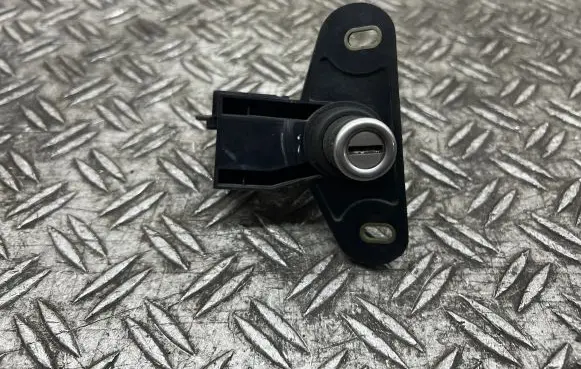 Opel Astra G Tailgate exterior lock 
