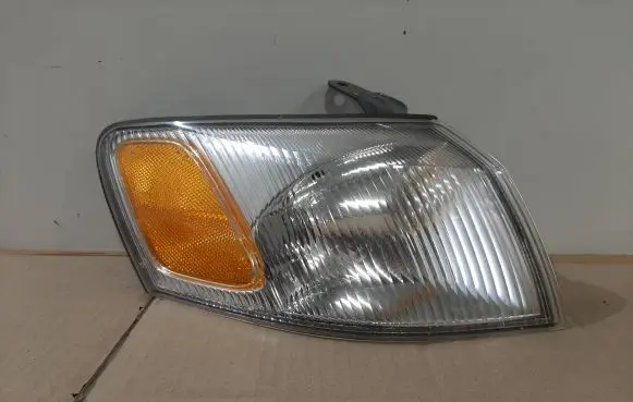 Toyota Camry Front indicator light 1157NA