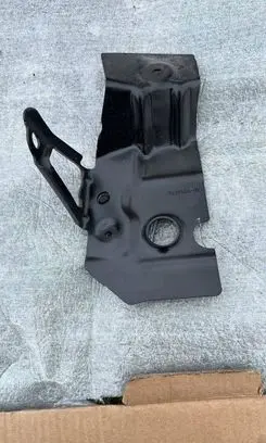 BMW 5 G60 Fender mounting bracket 7437505