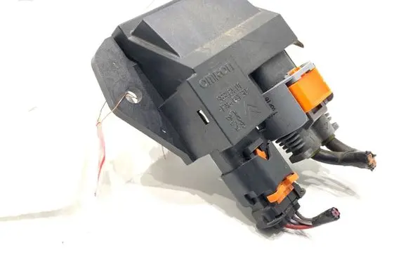 Peugeot 2008 I Fan control module 98372A