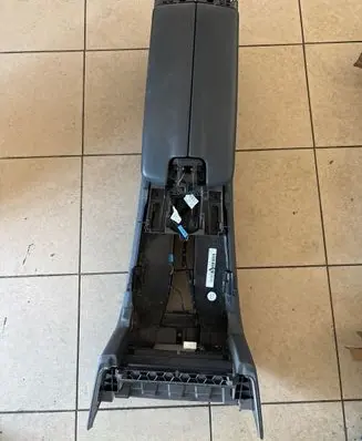 Mercedes-Benz E W212 Center console A212680125200009G2