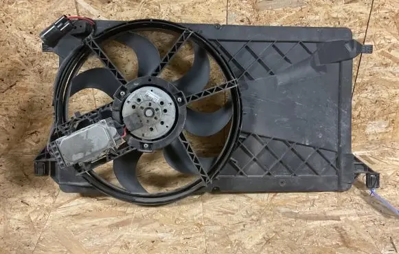 Volvo V50 Air conditioning (A/C) fan (condenser) 