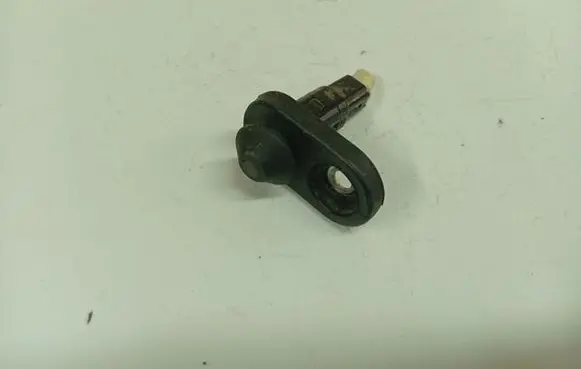 Toyota Avensis T250 Front door sensor