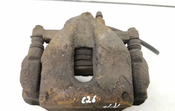 Toyota Auris 150 Front brake caliper