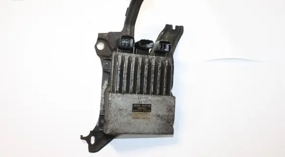 Toyota Auris 150 Fuel injection control unit/module 8987120070