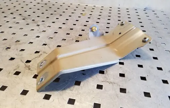 Opel Antara Fender mounting bracket