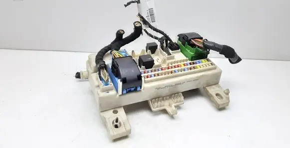 Volvo S40 Fuse module 8690719