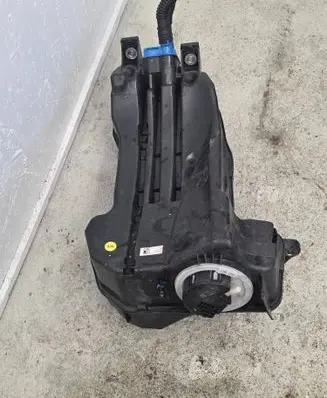 Audi Q7 4M AdBlue liquid reservoir 4M0131878 40770