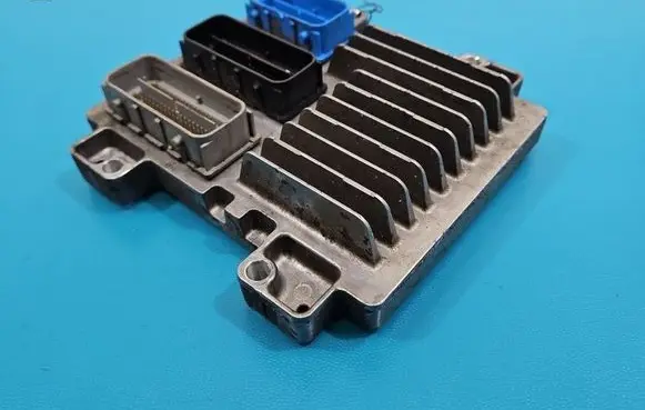 Opel Astra J Engine control unit/module ECU 12639235 IMPRK1579021