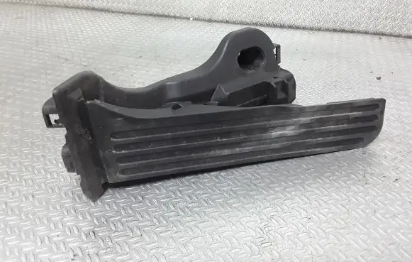 Volkswagen Golf V Accelerator throttle pedal 1K1721503L