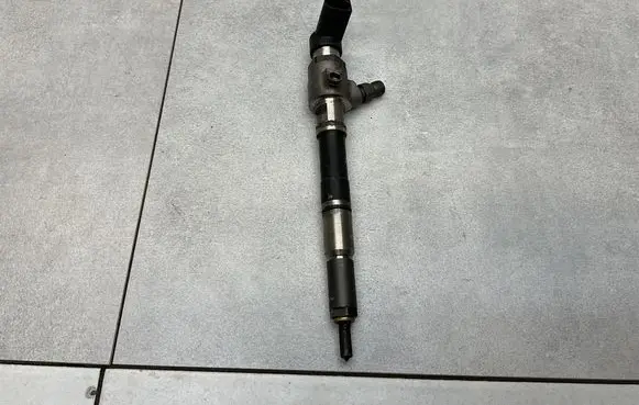 Fuel injector