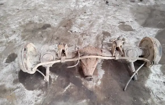 Toyota 4 Runner N120 N130 Rear axle beam 