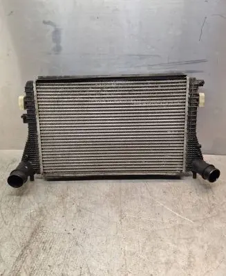 Volkswagen Jetta VI Intercooler radiator 1K0145803BM
