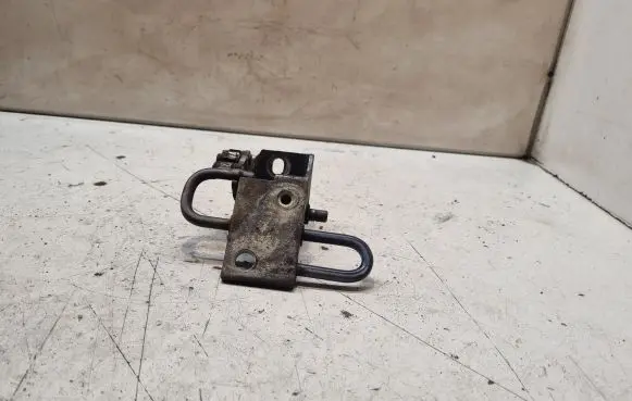 Volkswagen Golf IV Front door lower hinge 4B0831411A