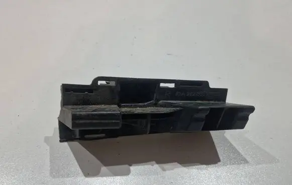 Mercedes-Benz E W212 Front bumper mounting bracket A2128852465