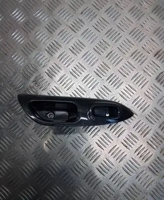 Nissan Juke I F15 Electric window control switch 829601KA2A