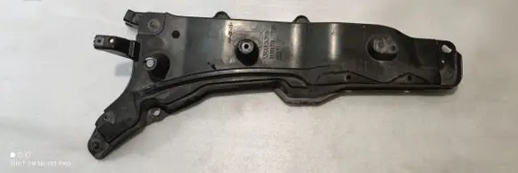 Volvo XC90 Fender mounting bracket 31391778