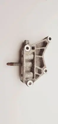 KIA Sportage Engine mounting bracket