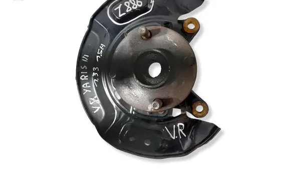 Toyota Yaris Front wheel hub spindle knuckle 000099