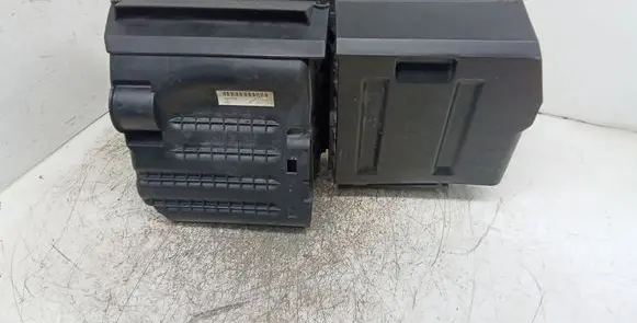 Volvo S60 Air filter box 30650076 30677718