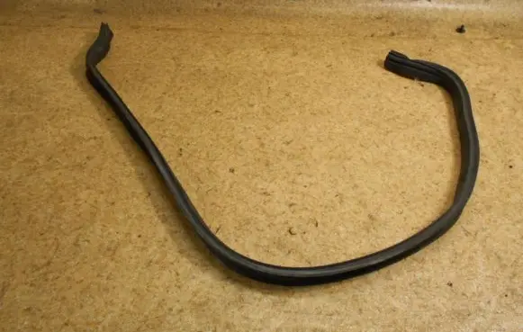 Maserati Quattroporte Engine compartment rubber 
