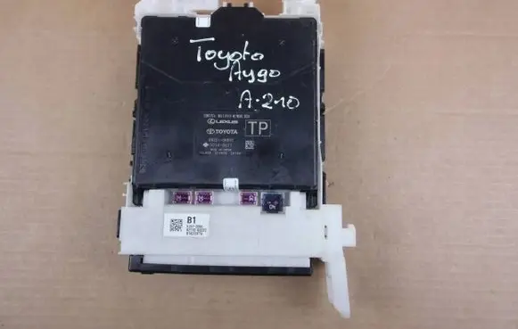 Toyota Aygo AB40 Comfort/convenience module 892210H050 82730K0020