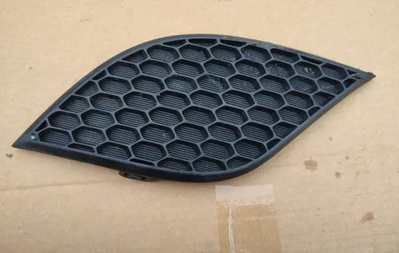 Jeep Grand Cherokee Front bumper lower grill 68143094AB 365618 65551