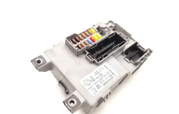 Alfa Romeo Mito Fuse module 00505220800