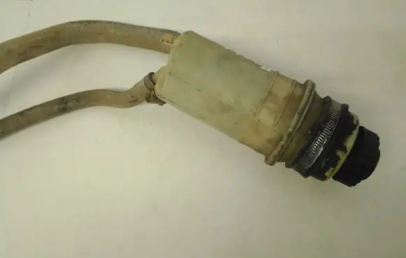 Volkswagen PASSAT B3 Power steering fluid tank/reservoir 357422372