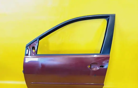 Volkswagen Polo IV 9N3 Front door