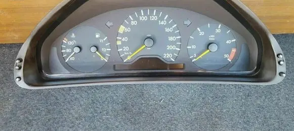 Mercedes-Benz E W210 Speedometer (instrument cluster) 2105403648