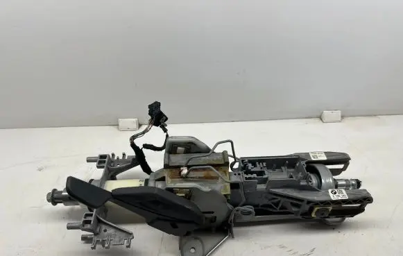 BMW 5 F10 F11 Steering wheel axle 6795343