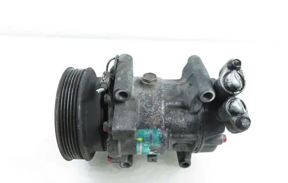 Renault Kangoo I Air conditioning (A/C) compressor (pump) 8200315744