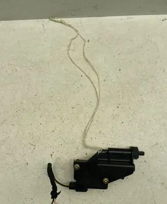 Volvo C70 Fuel tank cap lock 8611387 3606