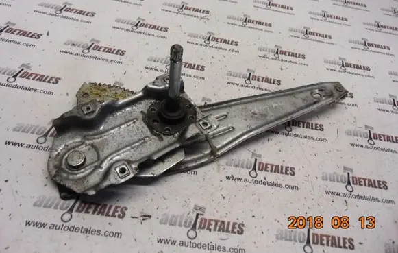 Rear door manual window regulator