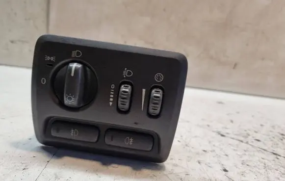 Volvo V70 Light switch 9441233 00W504 ML49AL00247